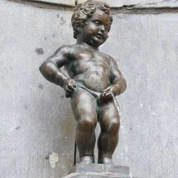 grande vida de bronze em tamanho menino nu figura humana estátuas de escultura para venda