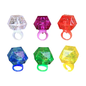 6 Pcs Luminosa Anel De Diamante De Brinquedo De Crianças Anéis Decorativos Geléia De Favores Do Partido Acrílica Brilho Brinquedos Criança
